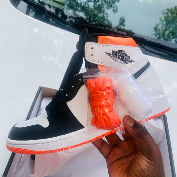 Size 10.5 men,deadstock,Jordan’s